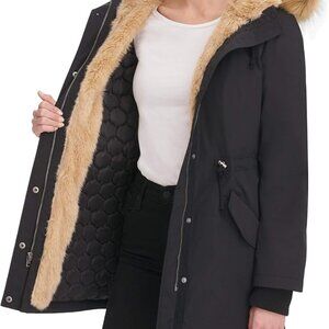 Women's High-Quality Winter Coat with Hood - XL - Excellent Condition